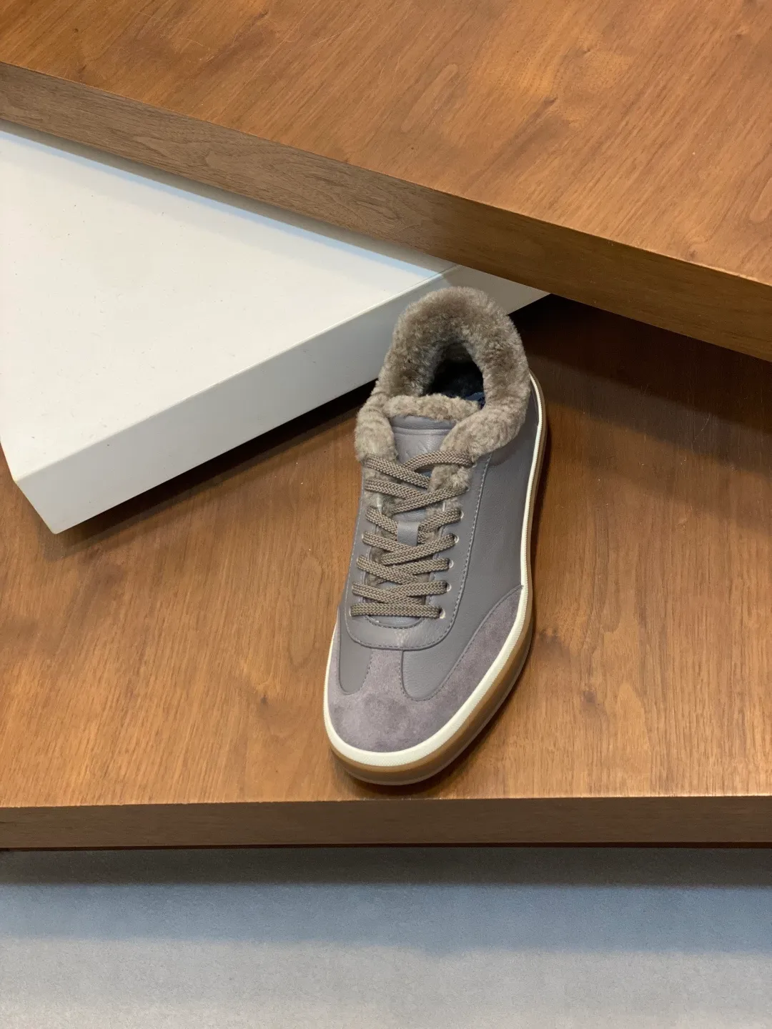 Men's men's shoes💰740 Loro Piana - Classic casual wool shoes, men's lace-up casual shoes and sneakers, high-quality lightweight and comfortable fabrics, suitable for outdoor leisure, the color scheme is young and energetic, great with sportswear or casual suits! Code number: 39-44 (45, 46, can be customized)